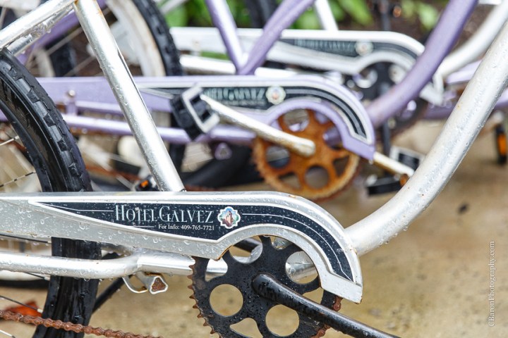 C. Baron Photography, Galveston Wedding Photographer, Hotel Galvez and Spa, blue, Christmas, December, Downtown Blooms, groom, bride, couple, seawall, waves, starfish, veil, umbrella, Pleasure Pier, rain, candy bar, beach