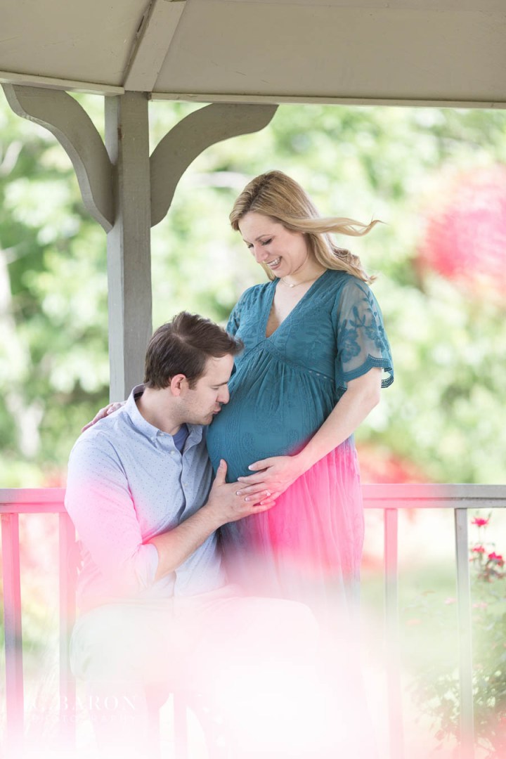Pretty Maternity session at Lavender Farm near Houston Texas