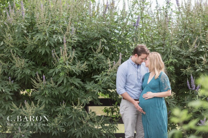 Pretty Maternity session at Lavender Farm near Houston Texas