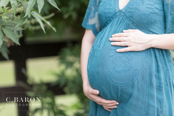Pretty Maternity session at Lavender Farm near Houston Texas