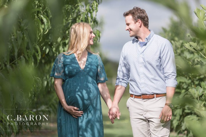 Pretty Maternity session at Lavender Farm near Houston Texas