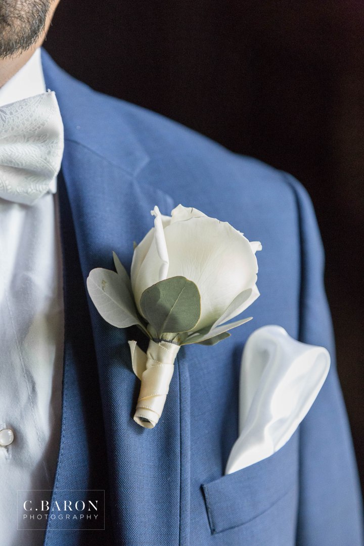 Pretty summer Big Sky Barn Wedding in Montgomery Texas near Lake