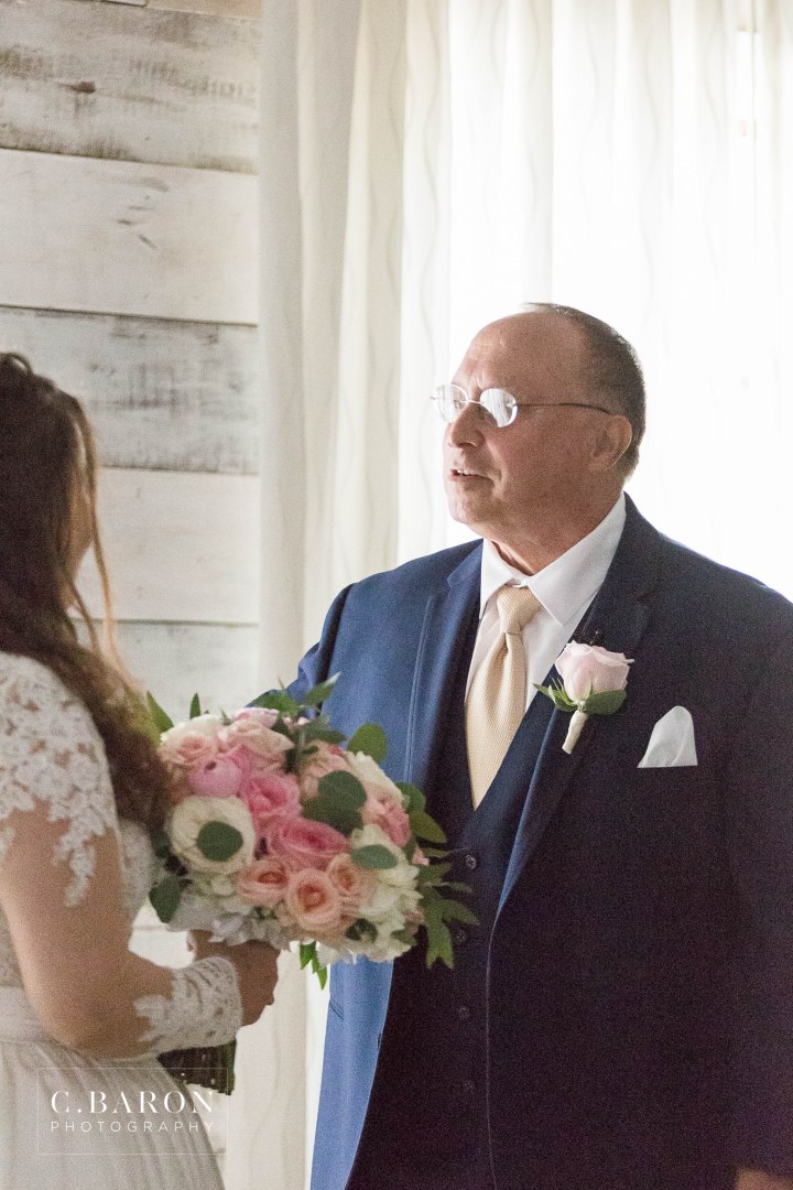 Pretty summer Big Sky Barn Wedding in Montgomery Texas near Lake