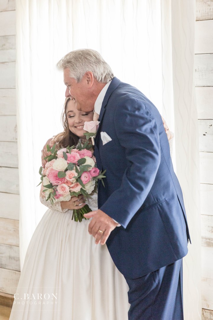 Pretty summer Big Sky Barn Wedding in Montgomery Texas near Lake