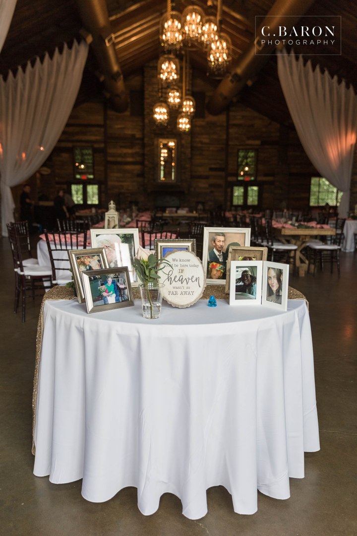 Pretty summer Big Sky Barn Wedding in Montgomery Texas near Lake