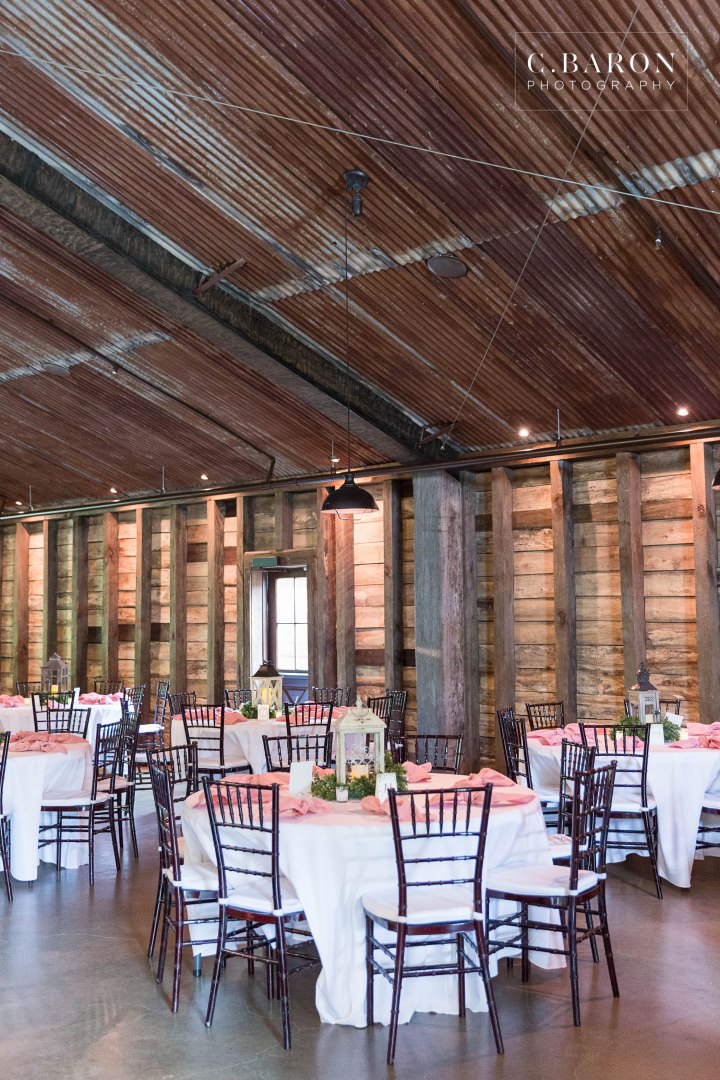 Pretty summer Big Sky Barn Wedding in Montgomery Texas near Lake