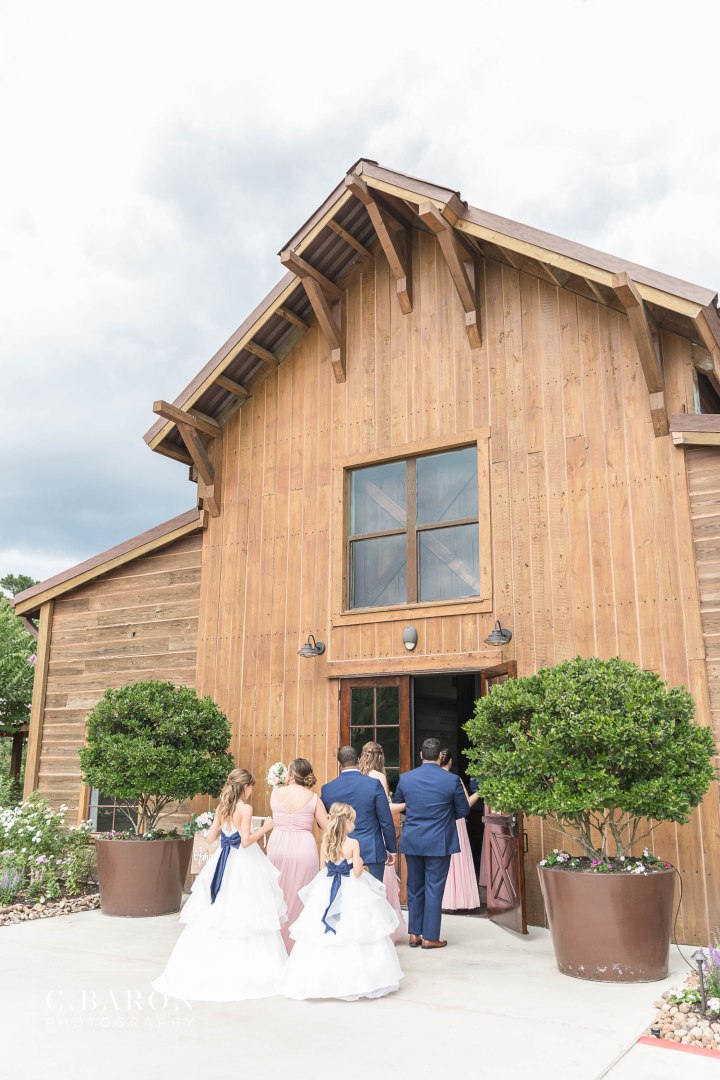 Pretty summer Big Sky Barn Wedding in Montgomery Texas near Lake