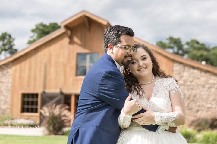Pretty summer Big Sky Barn Wedding in Montgomery Texas near Lake