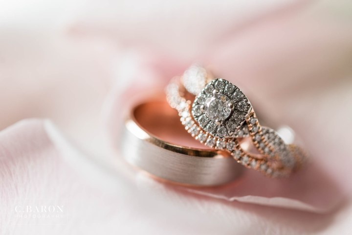 Pretty summer Big Sky Barn Wedding in Montgomery Texas near Lake