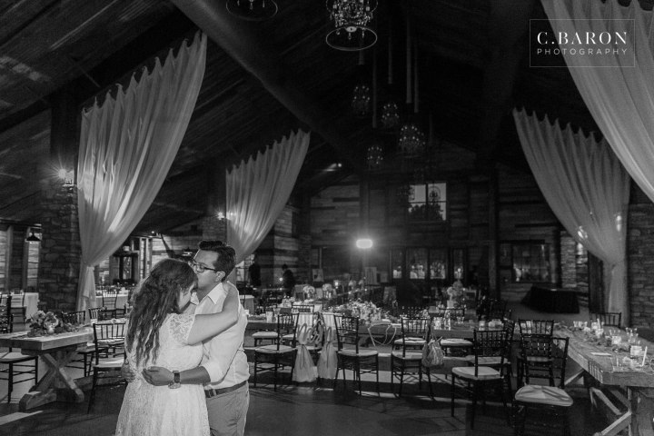 Pretty summer Big Sky Barn Wedding in Montgomery Texas near Lake