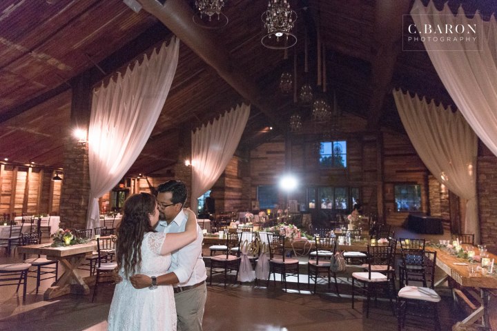 Pretty summer Big Sky Barn Wedding in Montgomery Texas near Lake