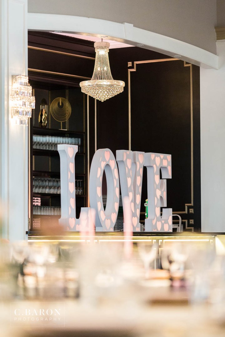 Gorgeous summer wedding editorial at Sandlewood Manor in Tomball