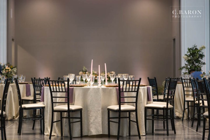 Gorgeous summer wedding editorial at Sandlewood Manor in Tomball