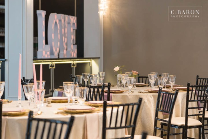 Gorgeous summer wedding editorial at Sandlewood Manor in Tomball