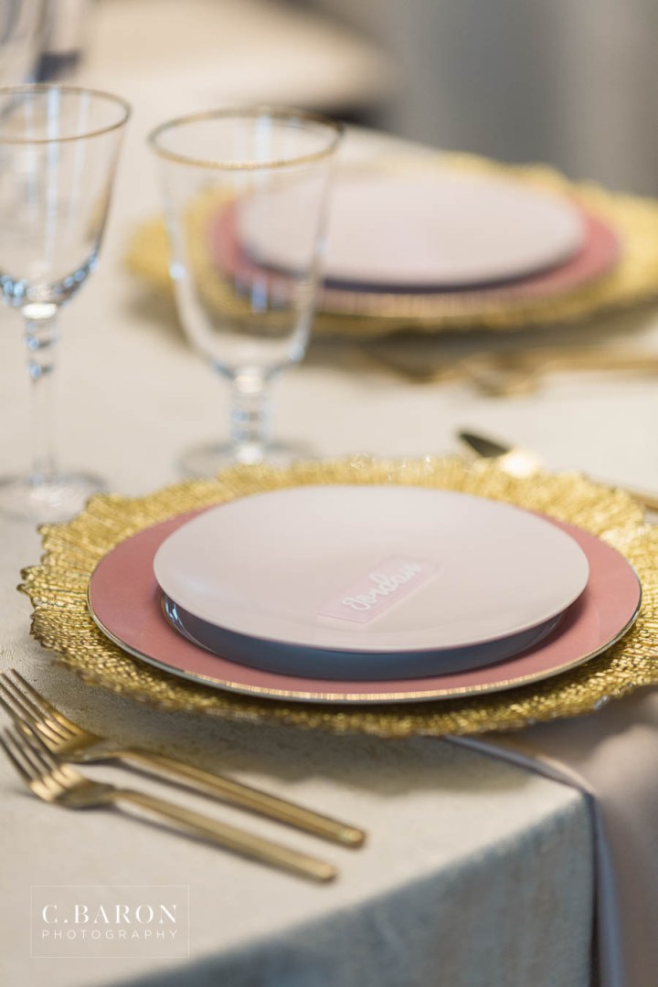 Gorgeous summer wedding editorial at Sandlewood Manor in Tomball