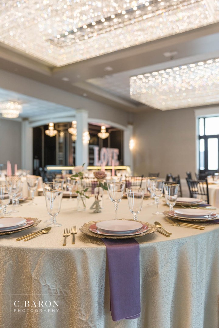 Gorgeous summer wedding editorial at Sandlewood Manor in Tomball