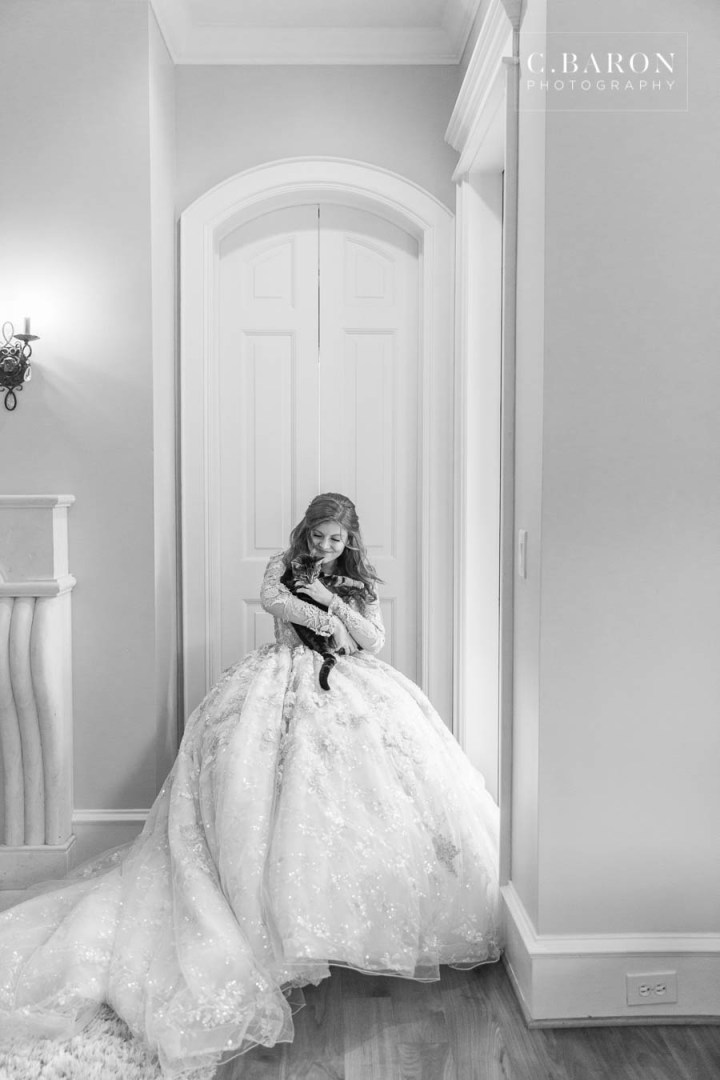 Gorgeous summer wedding editorial at Sandlewood Manor in Tomball