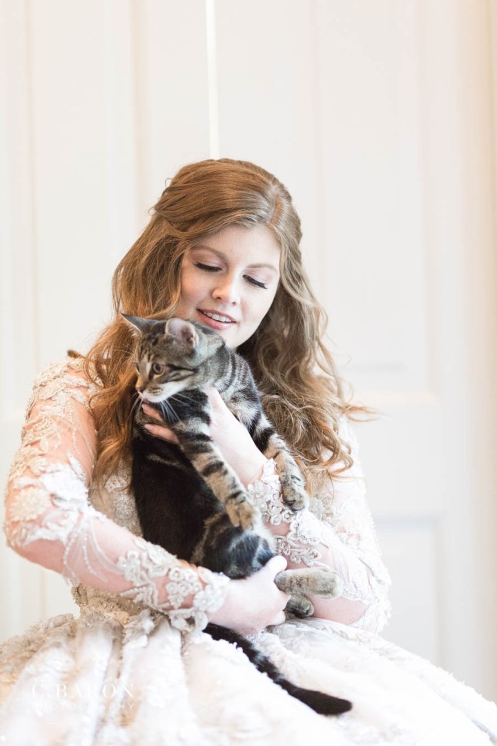 Gorgeous summer wedding editorial at Sandlewood Manor in Tomball