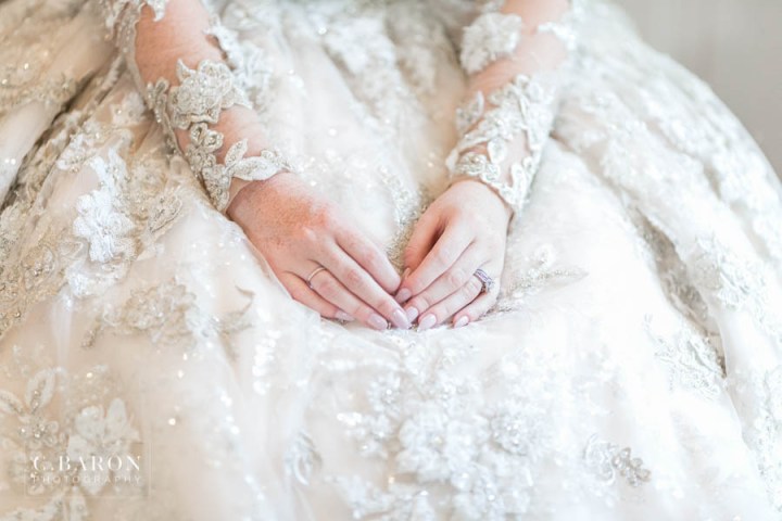 Gorgeous summer wedding editorial at Sandlewood Manor in Tomball