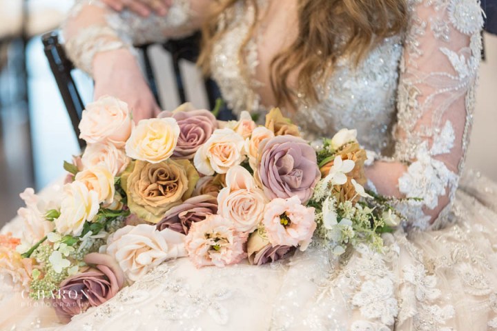 Gorgeous summer wedding editorial at Sandlewood Manor in Tomball