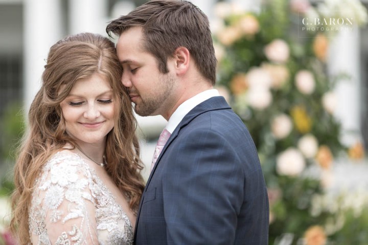 Gorgeous summer wedding editorial at Sandlewood Manor in Tomball