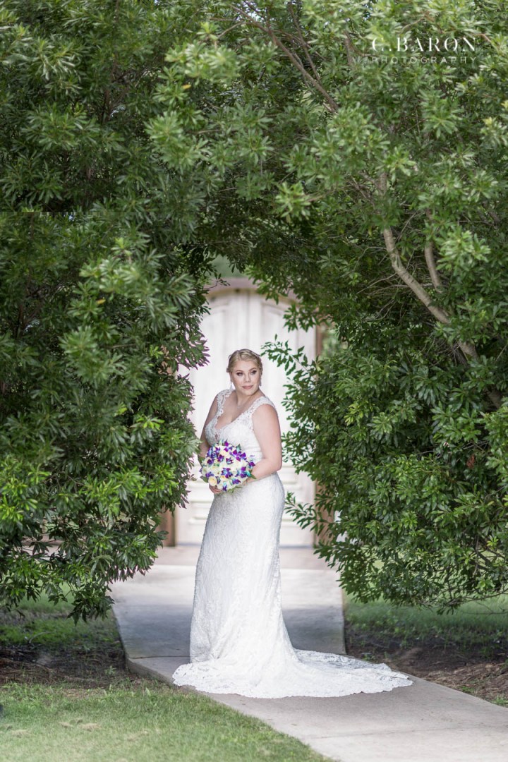 Pretty bridals at the Carriage House in Conroe Texas outside of