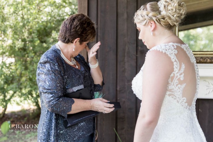 Fun summer wedding at the Carriage House in Conroe Texas