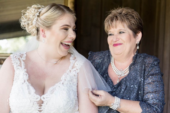 Fun summer wedding at the Carriage House in Conroe Texas