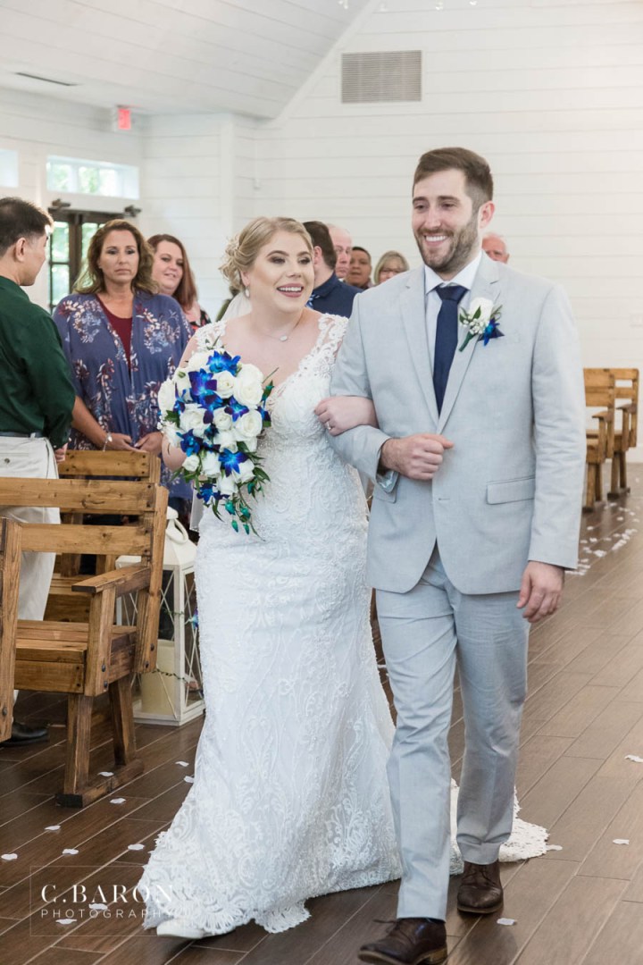 Fun summer wedding at the Carriage House in Conroe Texas