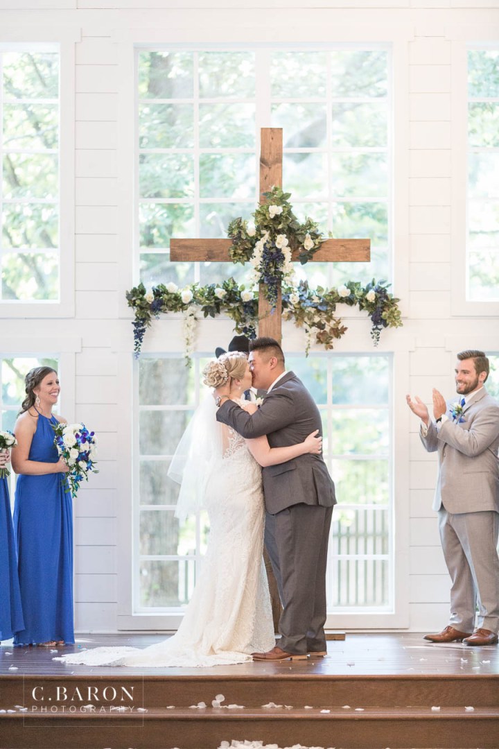 Fun summer wedding at the Carriage House in Conroe Texas