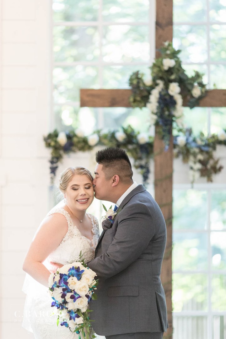 Fun summer wedding at the Carriage House in Conroe Texas
