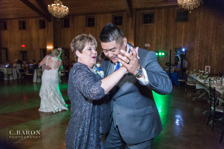 Fun summer wedding at the Carriage House in Conroe Texas