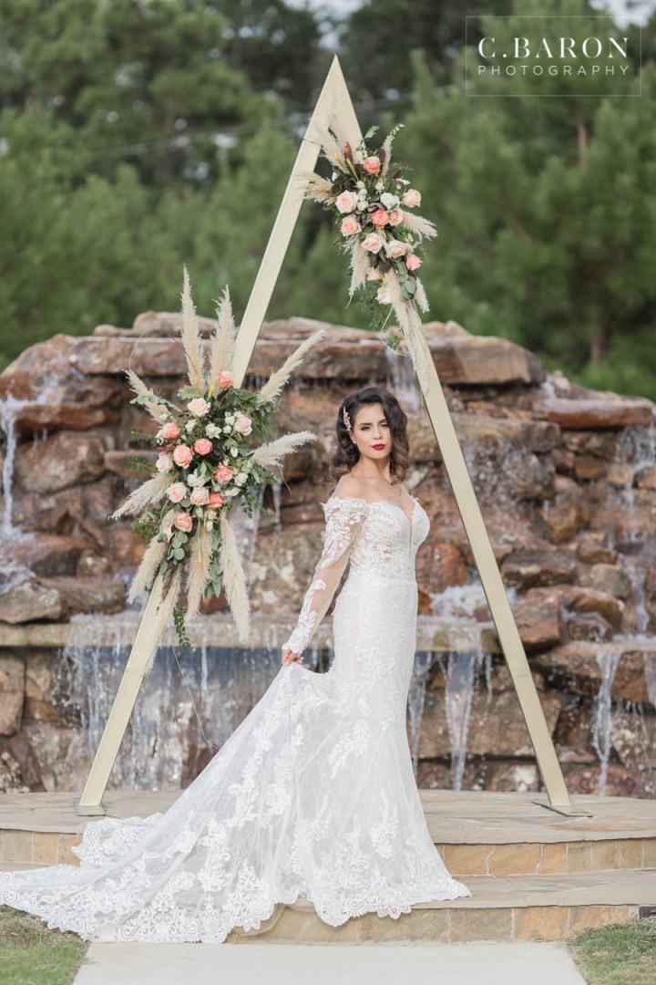 Pretty wedding editorial at the Falls Event Center in Waller Tex