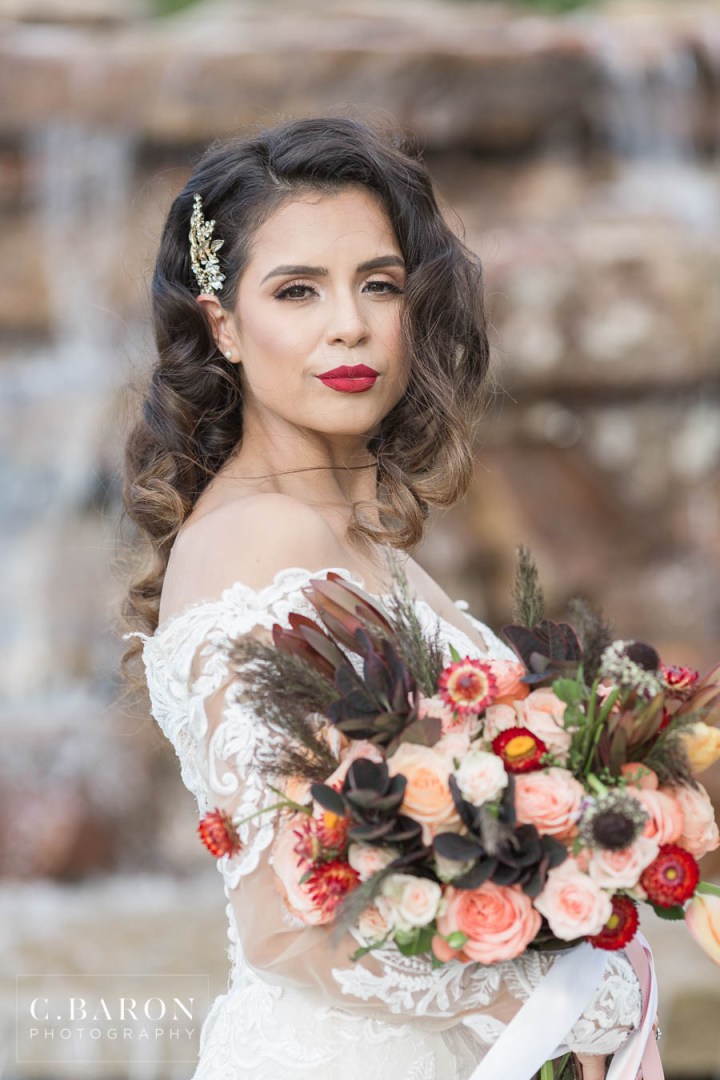 Pretty wedding editorial at the Falls Event Center in Waller Tex