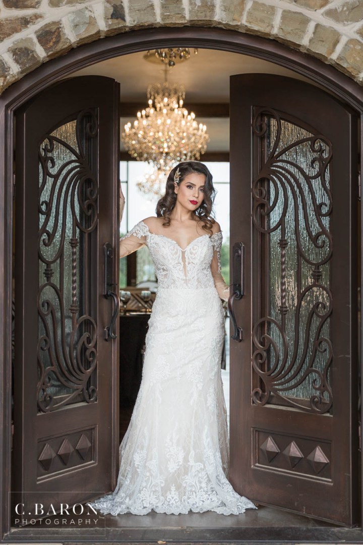 Pretty wedding editorial at the Falls Event Center in Waller Tex