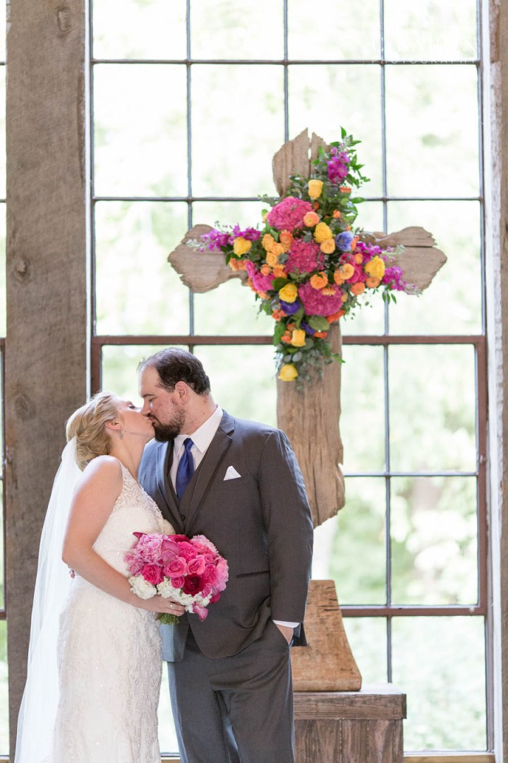 Fun Summer Wedding at Big Sky Barn in Montgomery Texas near Lake