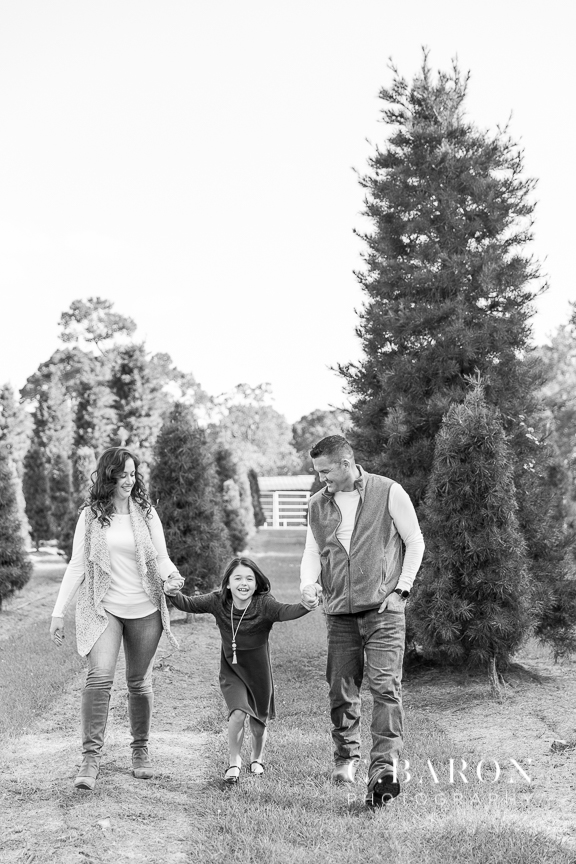 Fun Holiday Mini Sessions at a Christmas Tree Farm with Santa Cl