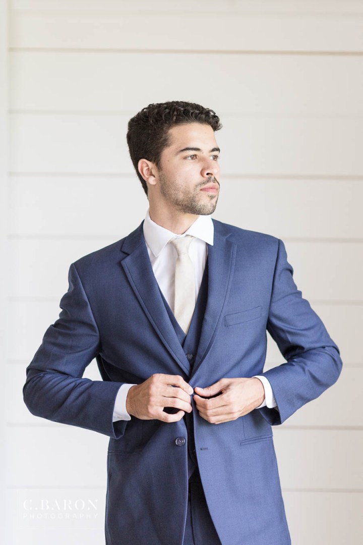 Gorgeous wedding editorial at Meekersmark near Houston Texas spo