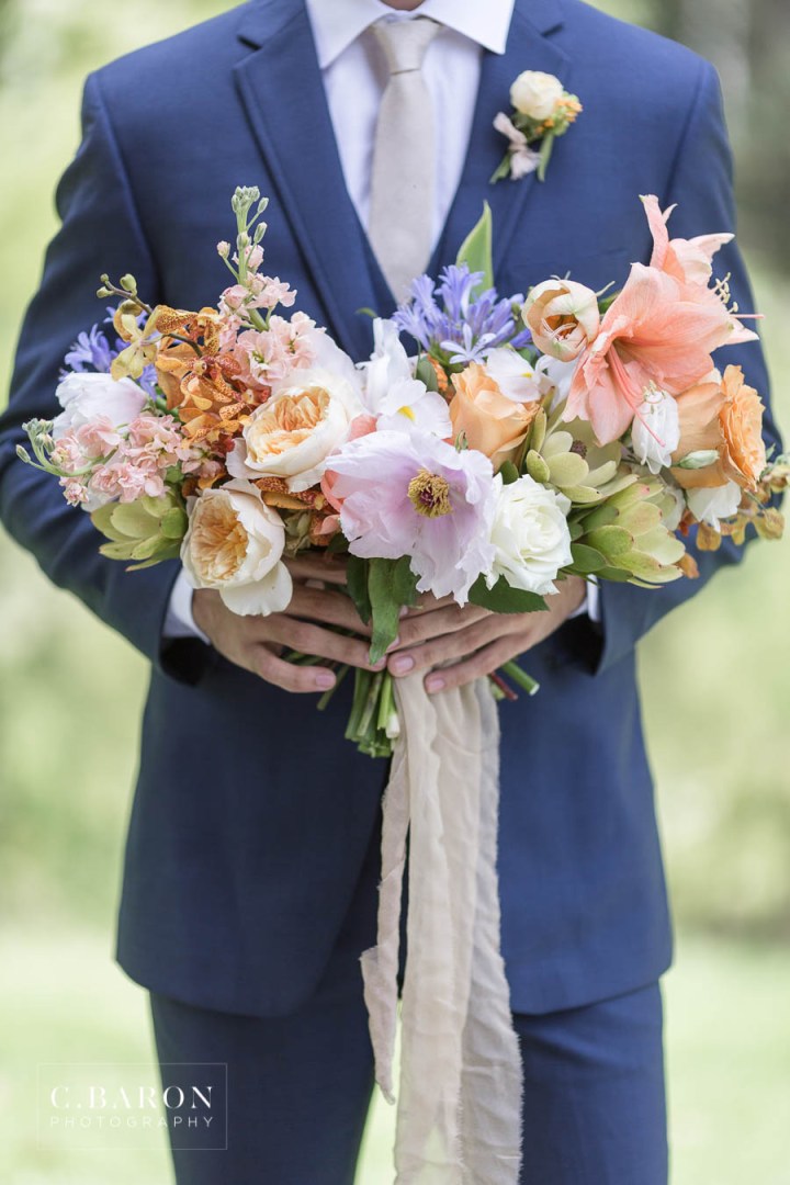 Gorgeous wedding editorial at Meekersmark near Houston Texas spo
