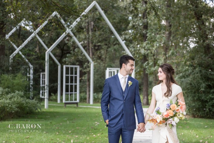 Gorgeous wedding editorial at Meekersmark near Houston Texas spo