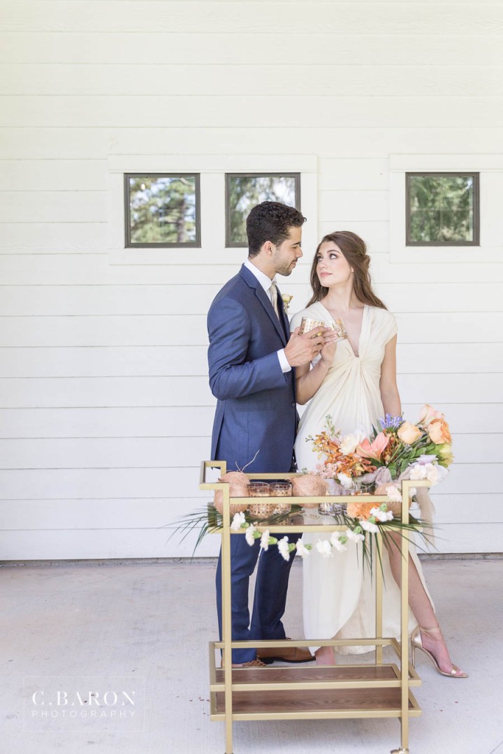 Gorgeous wedding editorial at Meekersmark near Houston Texas spo