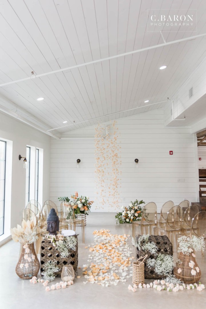 Gorgeous wedding editorial at Meekersmark near Houston Texas spo