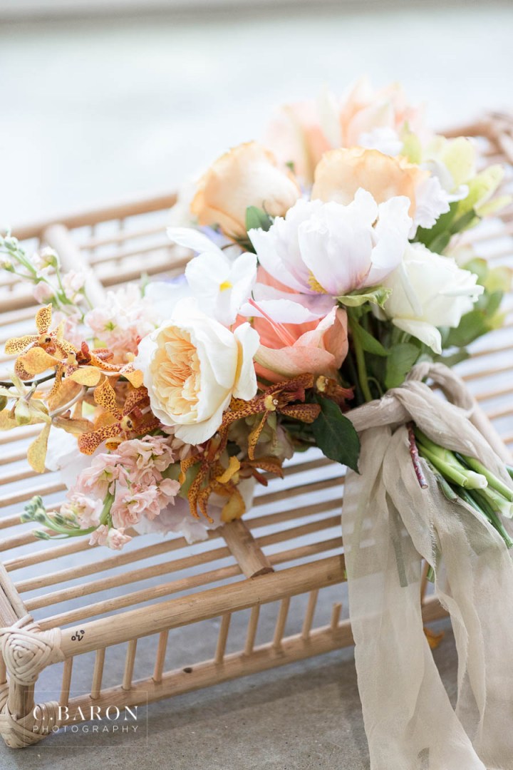 Gorgeous wedding editorial at Meekersmark near Houston Texas spo