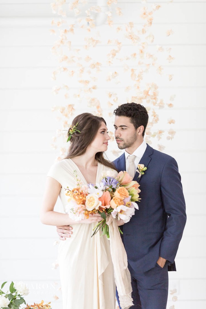Gorgeous wedding editorial at Meekersmark near Houston Texas spo